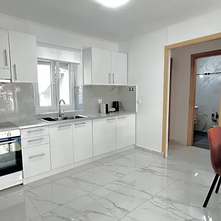 Kolokotroni 56 *